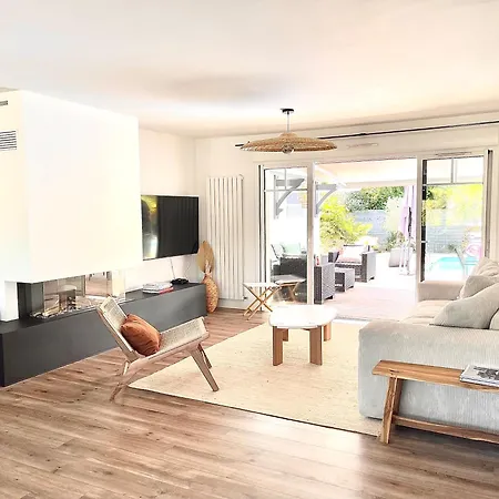 ヴィラ Nolaene, 8-9 Pers, Piscine, Calme Et Moderne