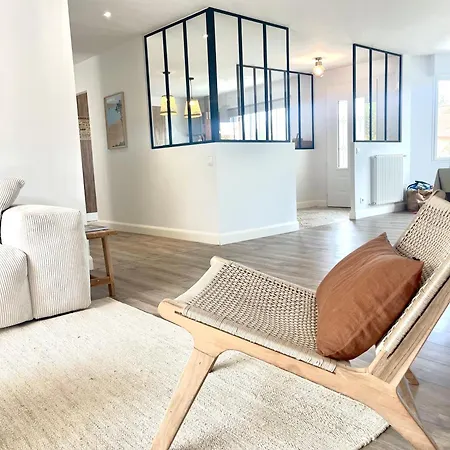 Nolaene, 8-9 Pers, Piscine, Calme Et Moderne グジャン・メストラ